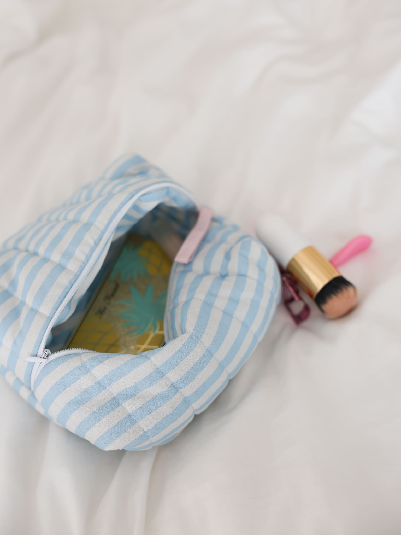 Snoozie Makeup Pouch