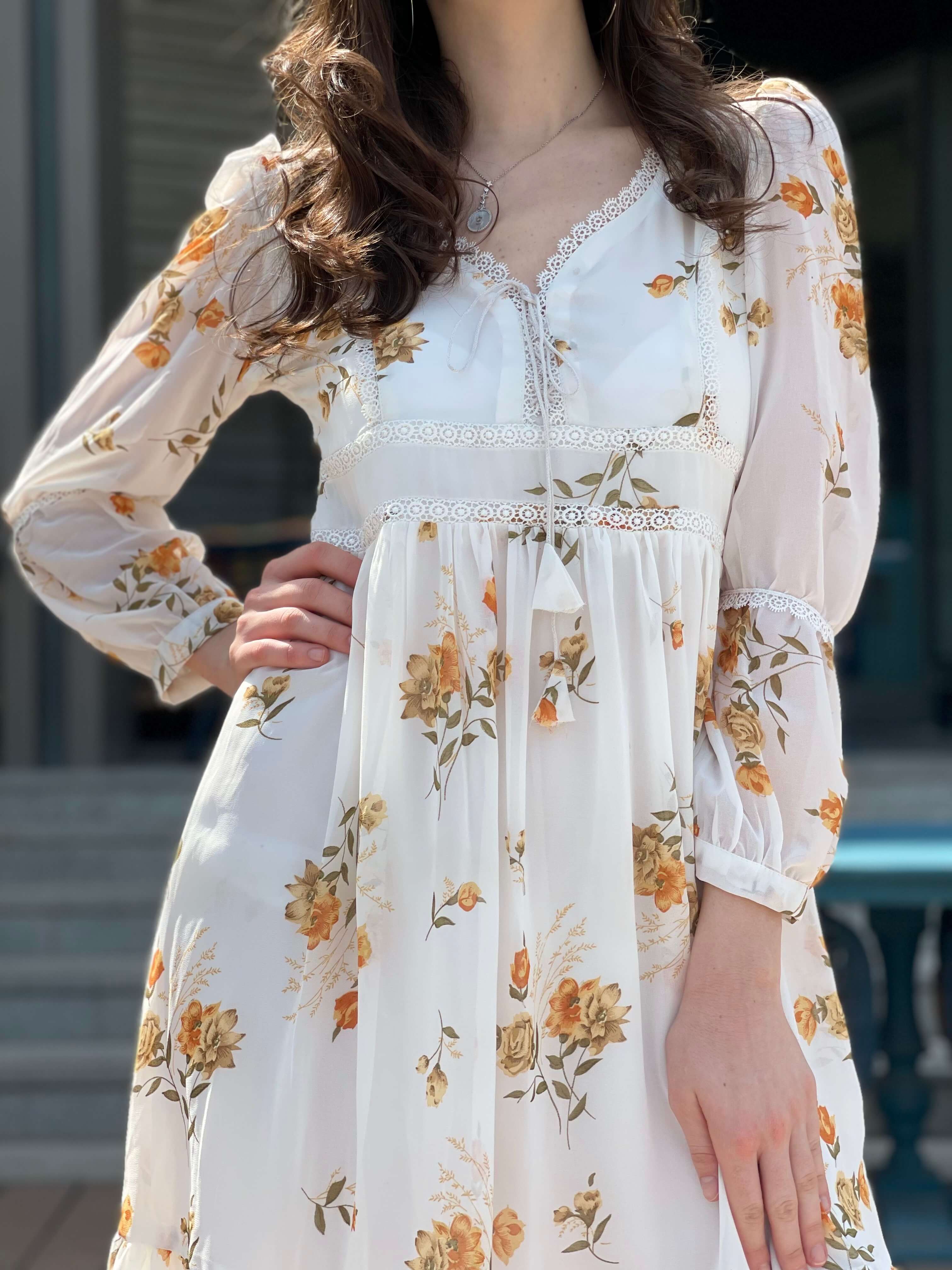 Mayday - Off White Floral Dress Dresses  - Sowears