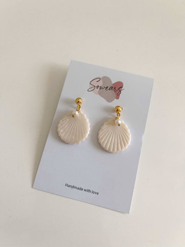 handmade seashell earrings by sowears