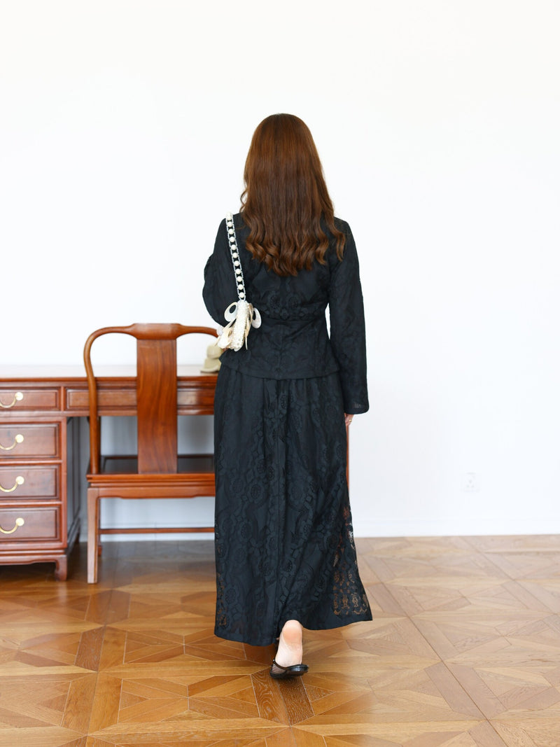 Kaenith Black Skirt And Shirt Set
