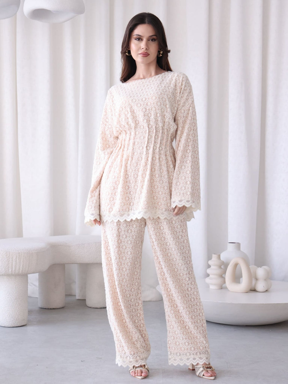 Daphne Off White And Beige Pants