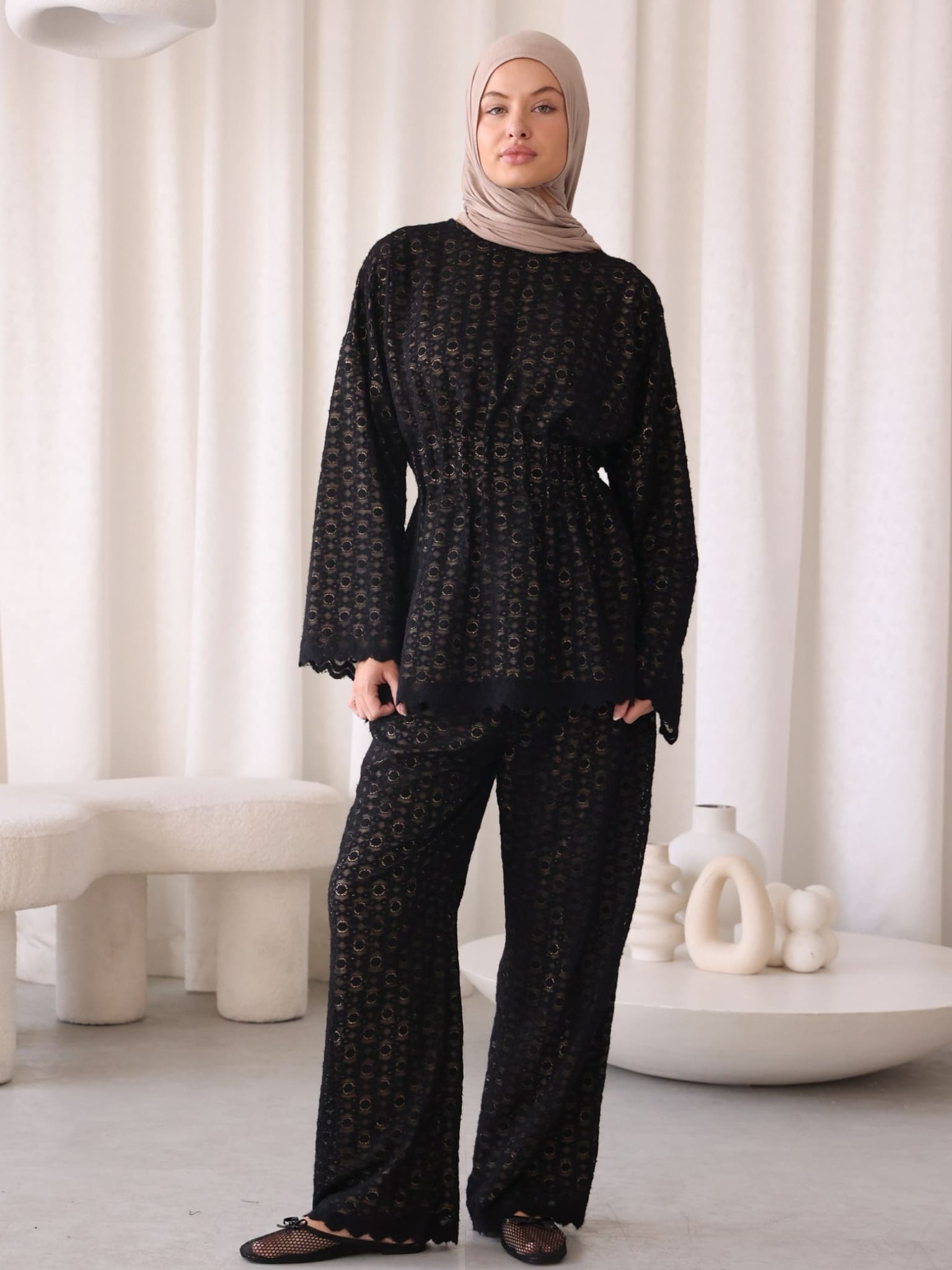 Daphne Black And Beige Pants