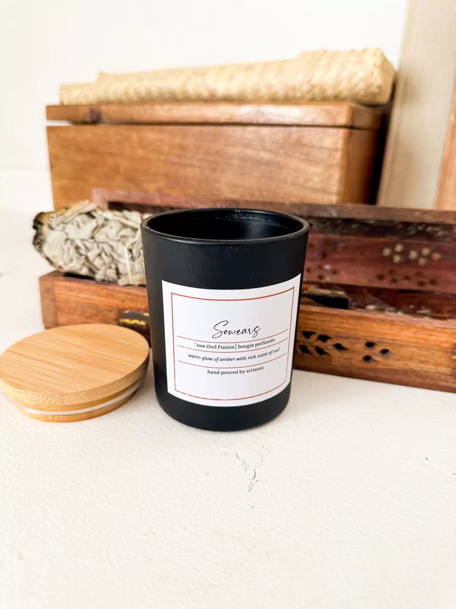 Luxe Oud Fusion  Scented Candle  - Sowears