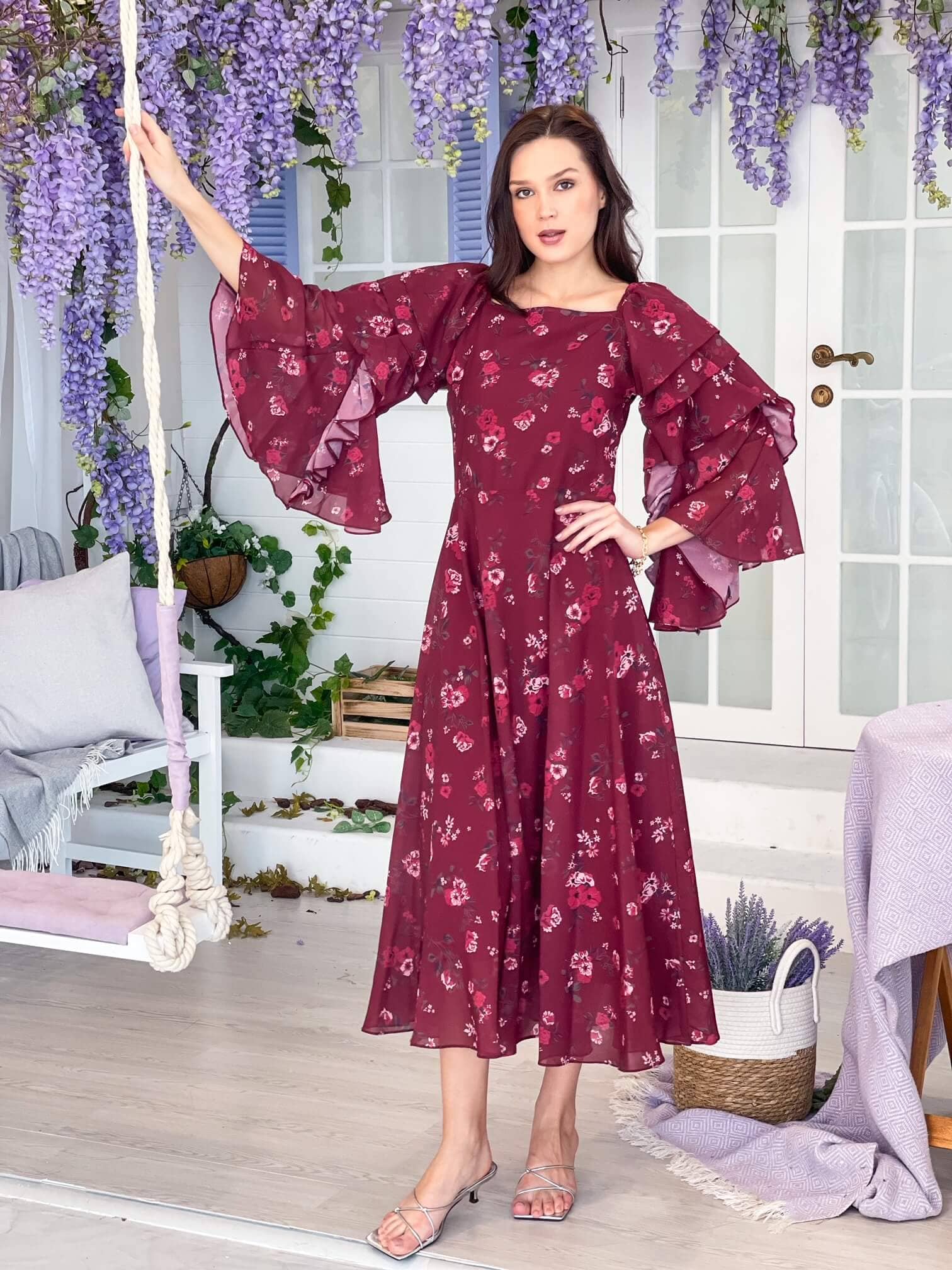 Mer Dress In Maroon Floral