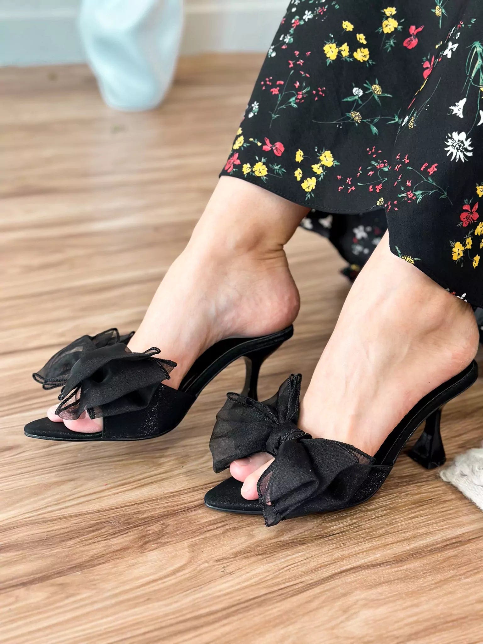 Champagne Heels With Bow Details - Black Shoes  - Sowears