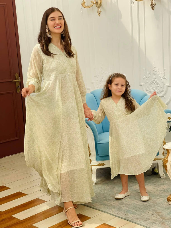 To buy contact me on 8886888995 | Mom daughter matching outfits, Mom  daughter matching dresses, Mommy daughter dresses