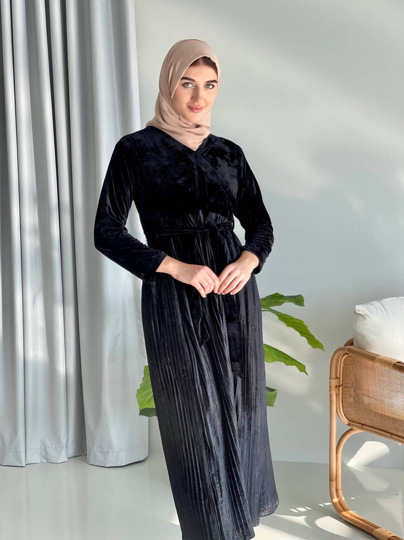 Black Pleated Velvet Dress Dresses  - Sowears