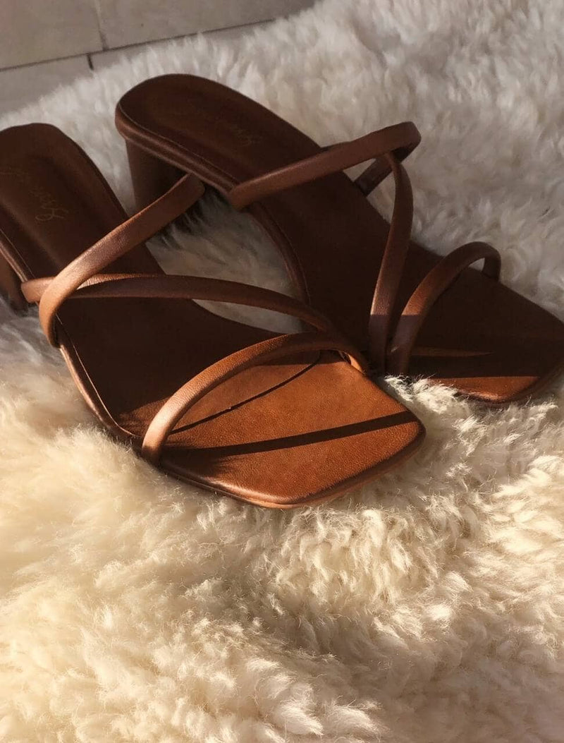 Wavy Strap Heels In Brown Shoes  - Sowears